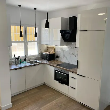 Aleksandra Orlando Apartment